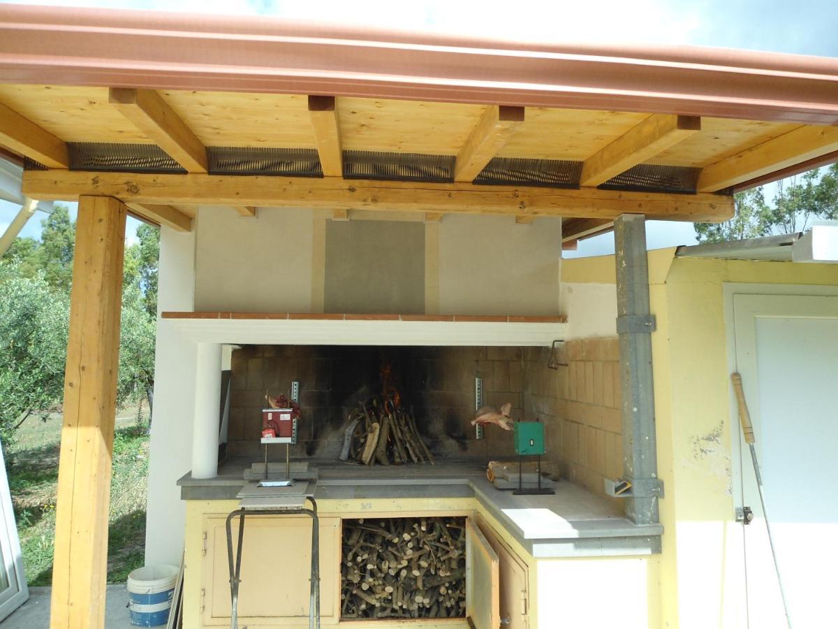 Apartament Tra Mare E Monti Santa Giusta Zewnętrze zdjęcie