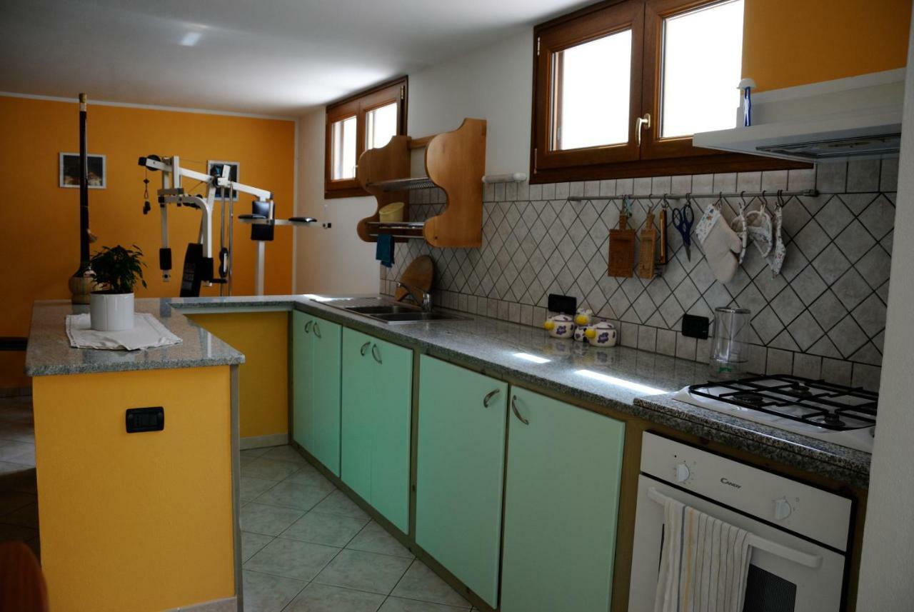 Apartament Tra Mare E Monti Santa Giusta Zewnętrze zdjęcie